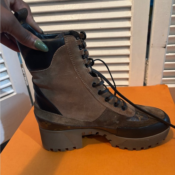 “Authentic Louis Vuitton Combat Boots – Size 38 & half - Picture 7 of 16
